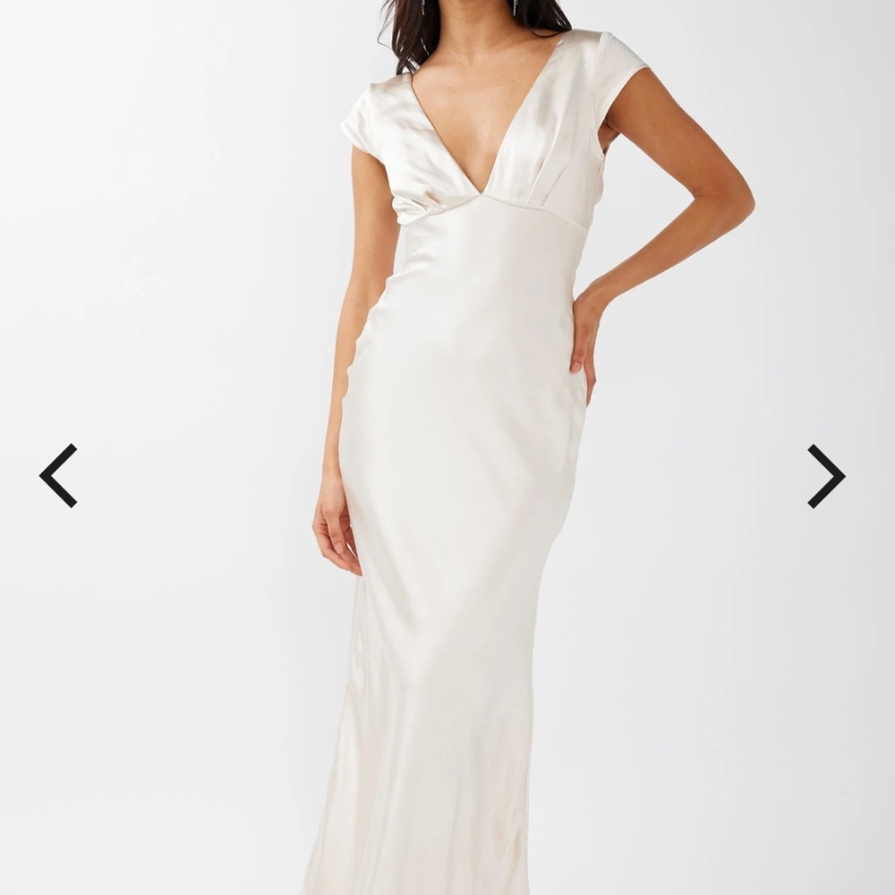 Lucinda V-Neck Twist Back Midi Dress Champagne NWT size M